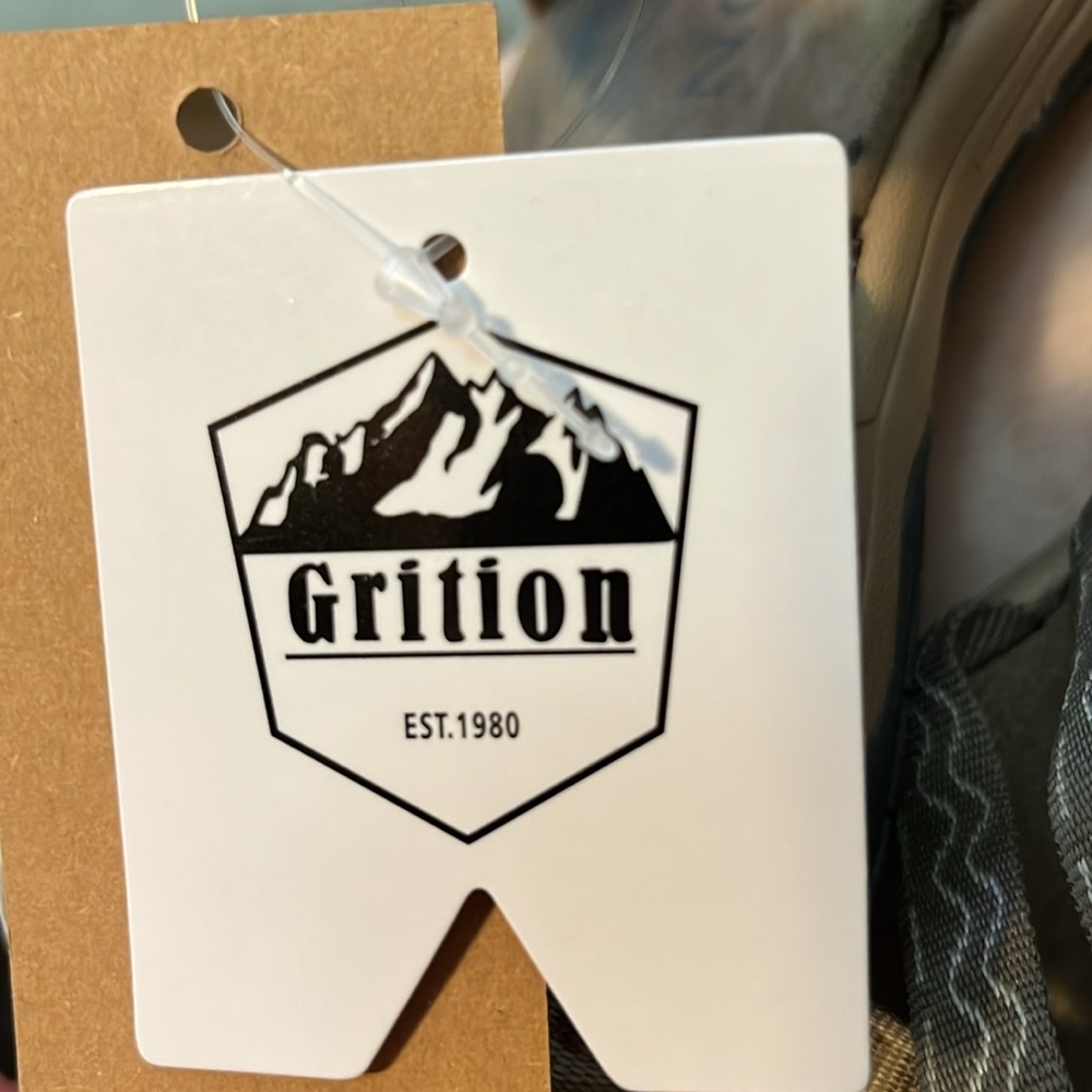 Women’s Hiking Sandals with Strappy Design - Picture 6 of 6